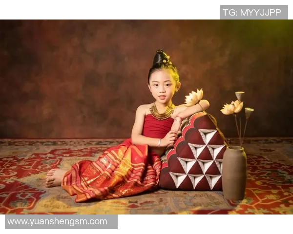 足球明星妻子怀孕照曝光幸福满满期待新生命降临温馨瞬间引发网友热议